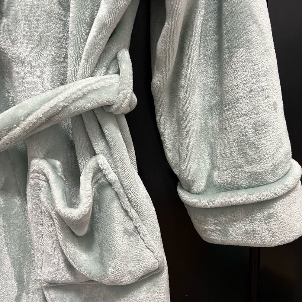 Light Green Prologue Polyester Robe - Picture 3 of 3